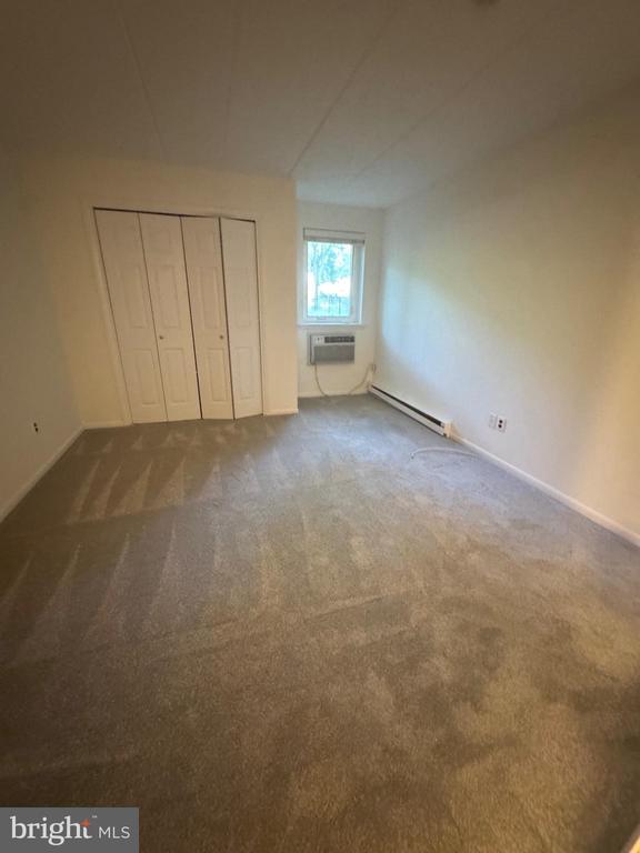 Building Photo - 300 Winding Way