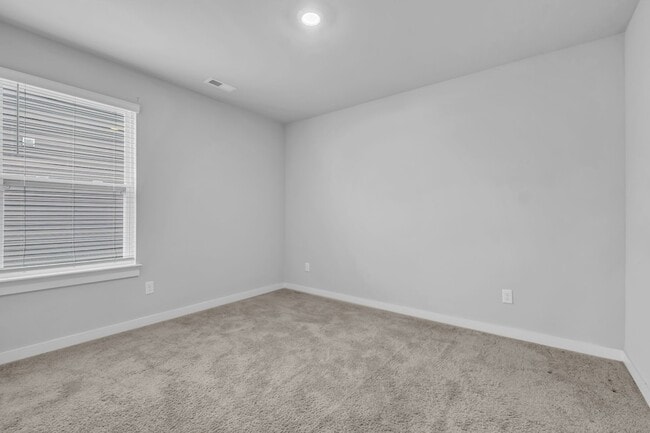 Building Photo - 1020 Baltusrol Ln