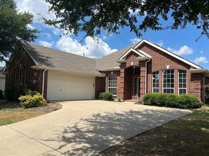 Building Photo - 5330 Golfside Dr