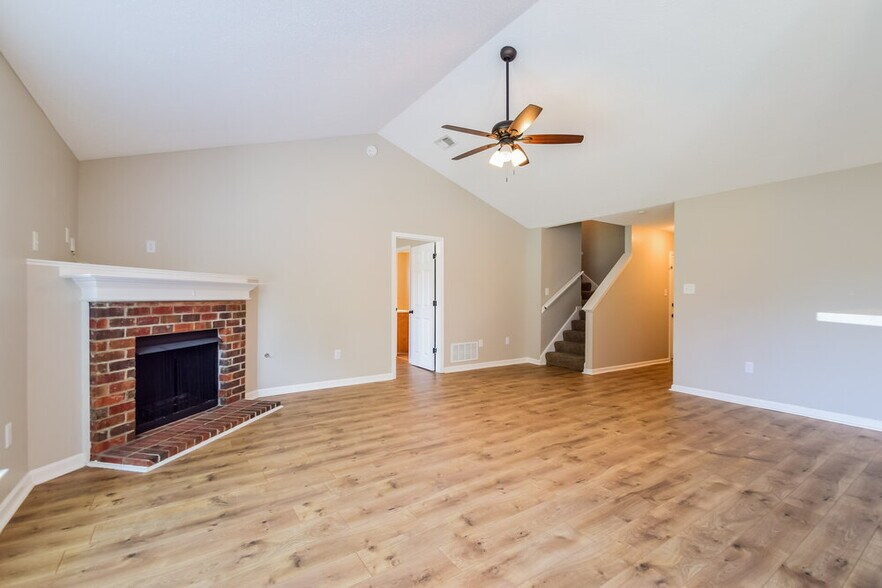 Building Photo - 1720 Avery Cove