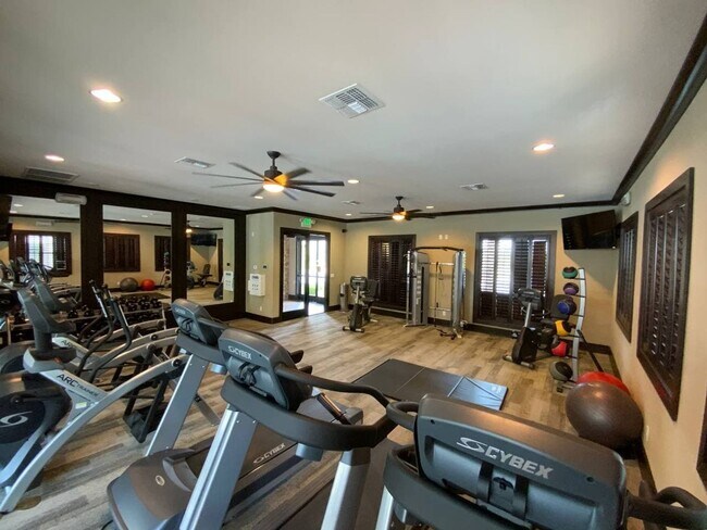 Building Photo - STUNNING LUXURY TOLL BROTHERS DESIGN TOWNH...