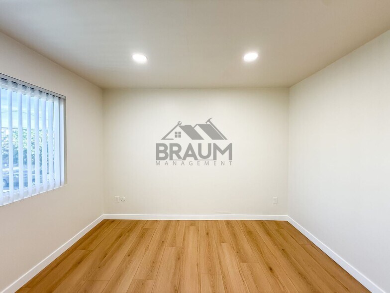 Building Photo - 5611 Fulcher Ave