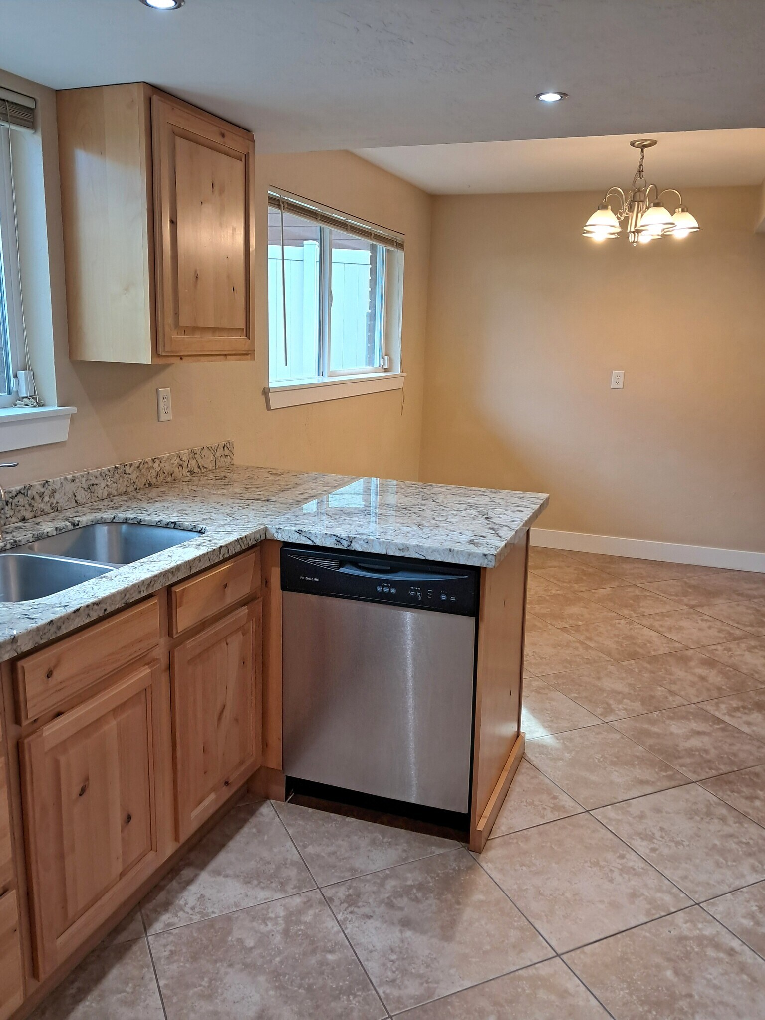 Kitchen - 2570 E Canterbury Ln