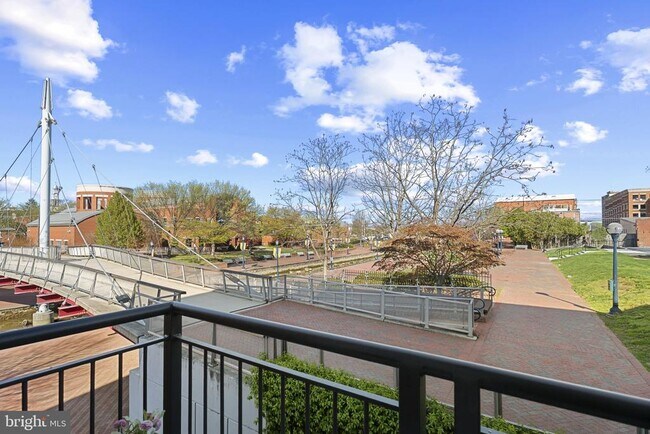 Building Photo - 35 E All Saints St