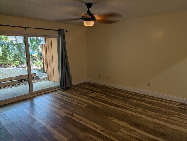 Building Photo - 504-A Amelia Woods
