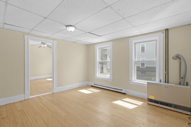 Building Photo - 101-107 Putnam St