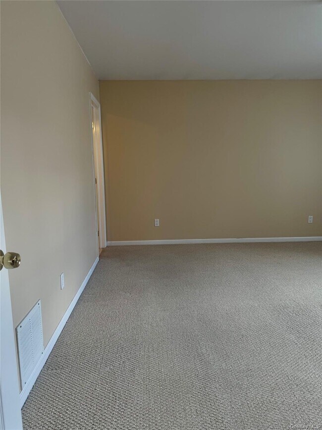 Building Photo - 20 Bronx St