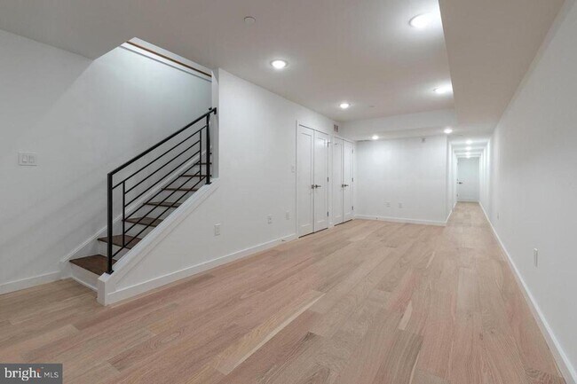 Building Photo - 850 N 19th St
