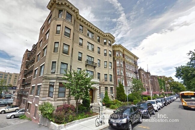 Building Photo - 137 Peterborough St