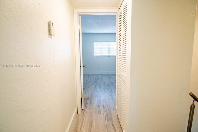 Building Photo - 8650 SW 67th Ave