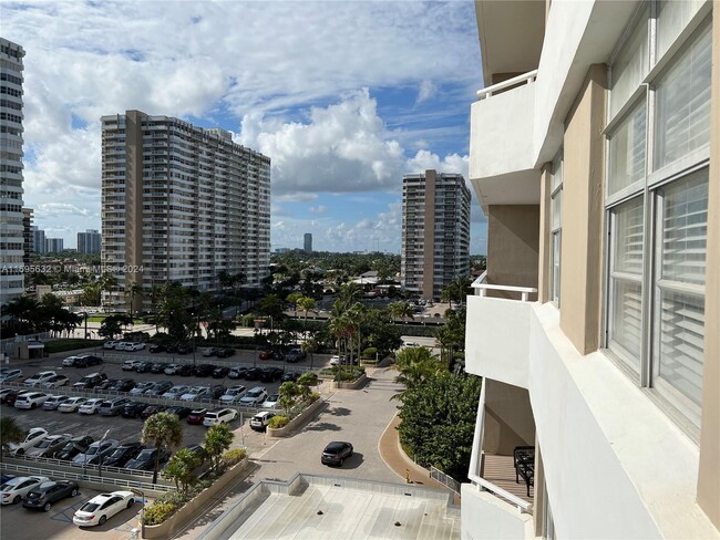 Building Photo - 1950 S Ocean Dr