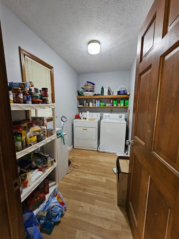 Building Photo - 630 Alma Ct