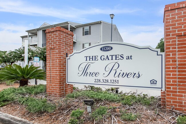 Building Photo - The Gates at Three Rivers