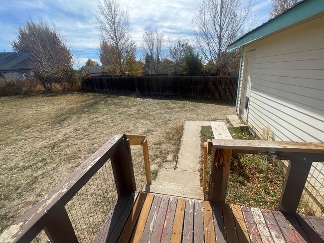 Building Photo - Three Bedroom Bayfield House with Large Fe...