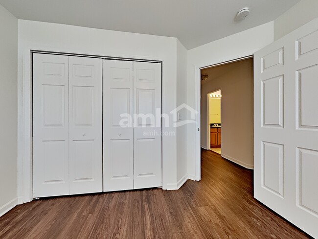 Building Photo - 6449 Sterchi Village Blvd