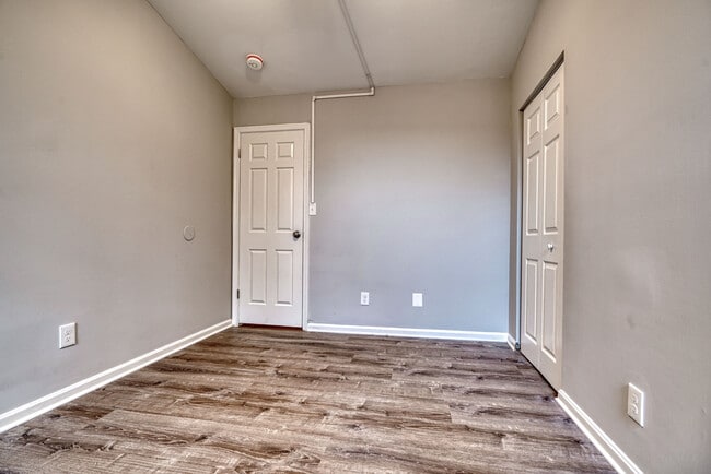 Building Photo - Woodward St