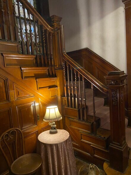 Entry - 1211 Buena Vista St