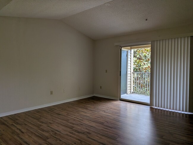 Building Photo - 3/2 Condo, Villas at Lakeside in Oveido