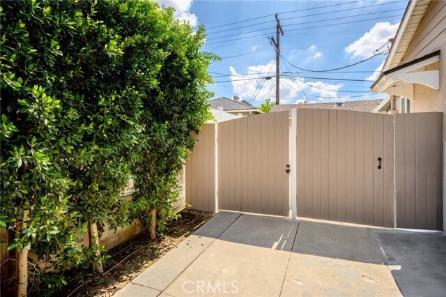 Building Photo - 1816 Hillside Dr