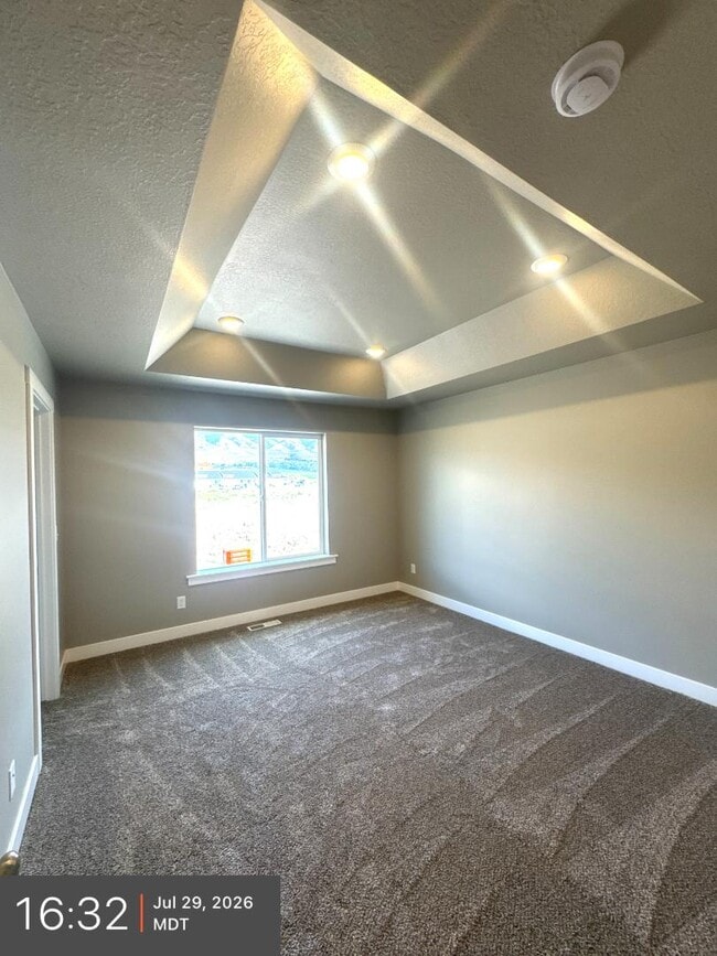 Building Photo - 851 E 270 S
