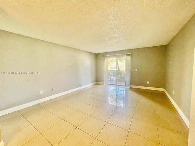 Building Photo - 1231 SW 46th Ave