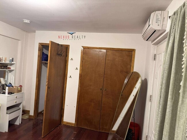 Building Photo - 21-12 29th St