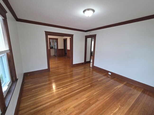 Building Photo - 32 Boutwell St
