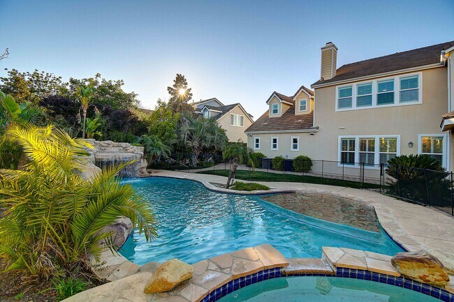 Building Photo - 4132 Prado De Las Cabras