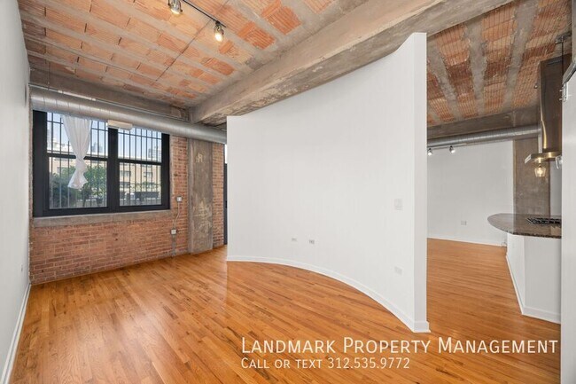 Building Photo - 1910 S Indiana Ave