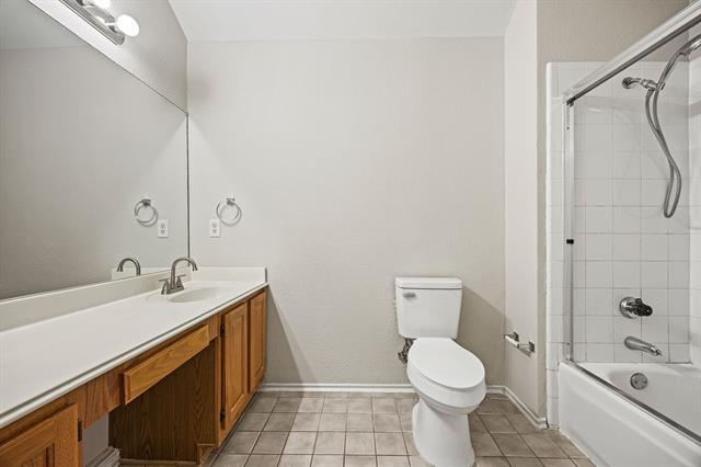 Building Photo - 553 Valley View Dr