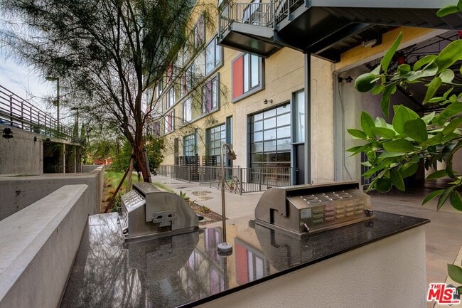 Building Photo - 200 N San Fernando Rd