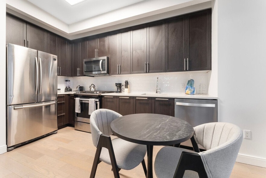 Building Photo - 152-11 89th Ave