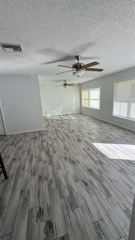 Building Photo - 545 Oak Dr