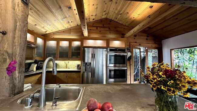 Building Photo - 3617 Maplewood Ave