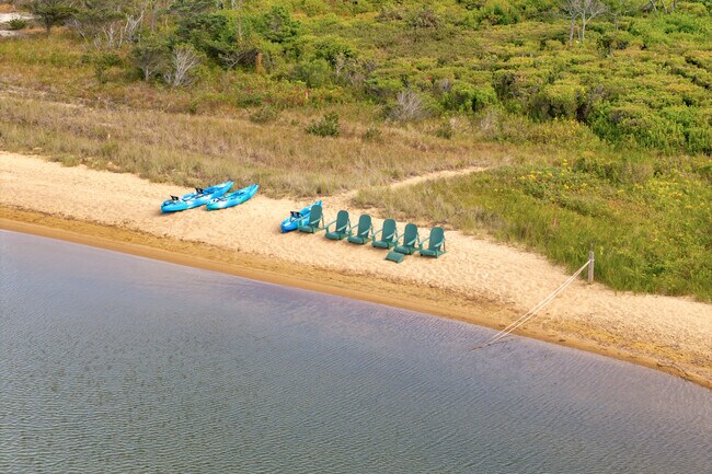 Building Photo - 65 Butler's Cove Rd