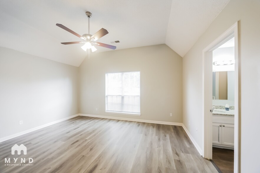 Building Photo - 7357 Lee Ann Dr