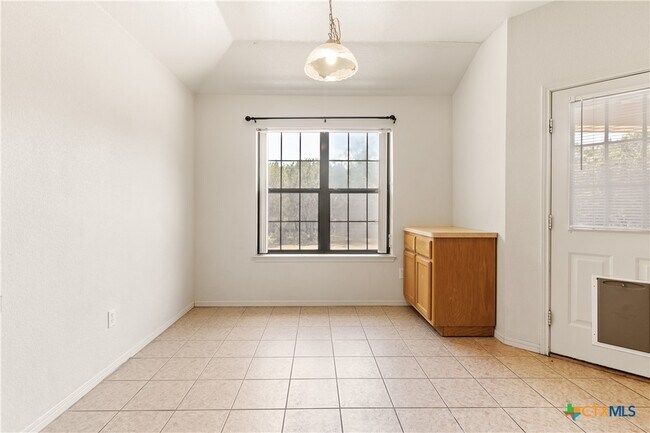 Building Photo - 392 County Rd 4711