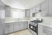 Building Photo - 400 W 109th St