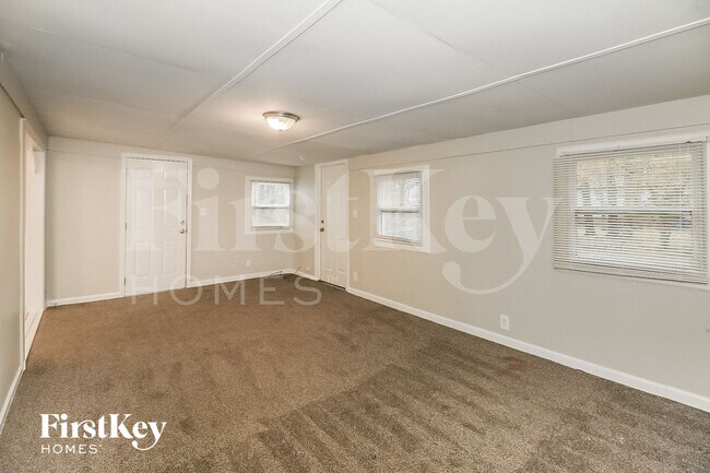 Building Photo - 9067 Homewood Dr