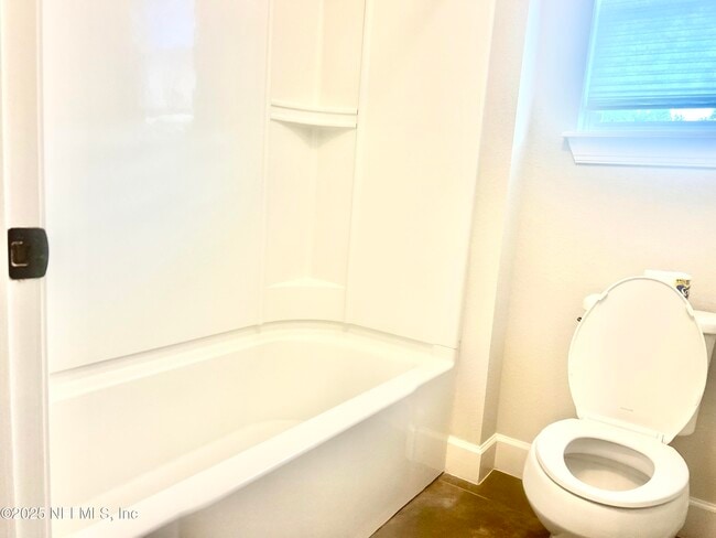 Building Photo - 242 Orchard Ln