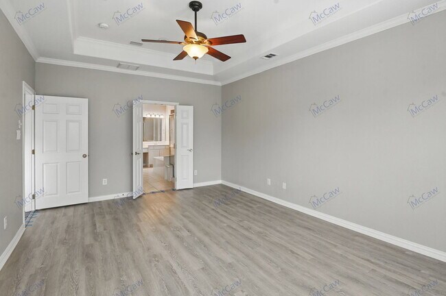 Building Photo - 1210 Surrey Ln