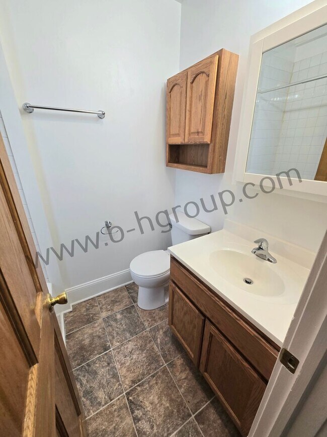 Building Photo - 1925 53rd St