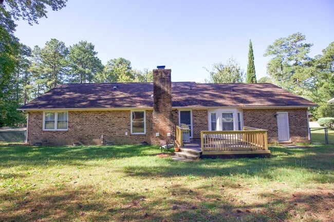 Building Photo - 330 Conifer Dr