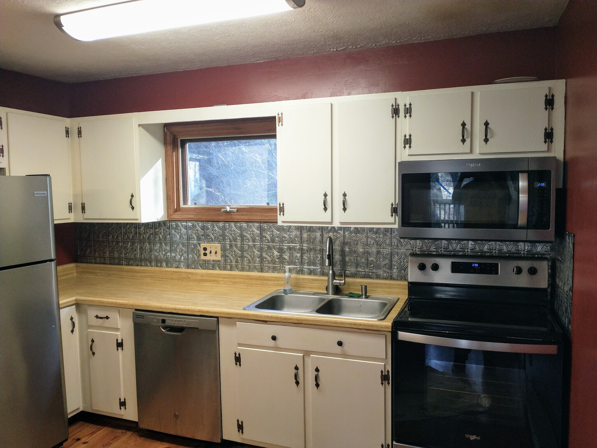 Kitchen - 270 River Road 2