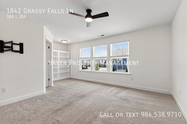 Building Photo - 1842 Grassy Falls Ln