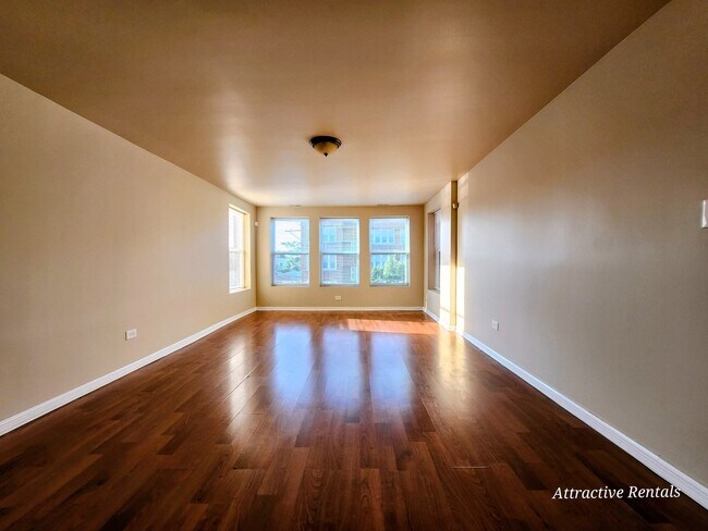 Building Photo - 1641 W 77th St