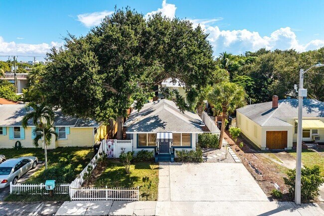 Building Photo - 314 S Palmway