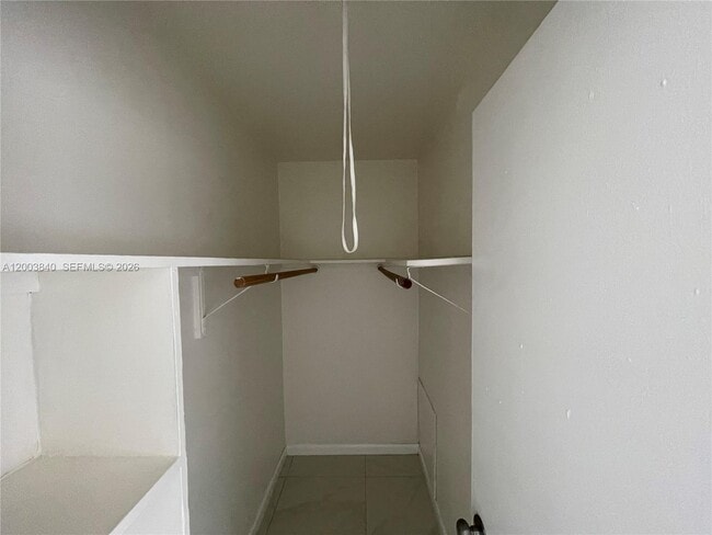 Building Photo - 801 N H St