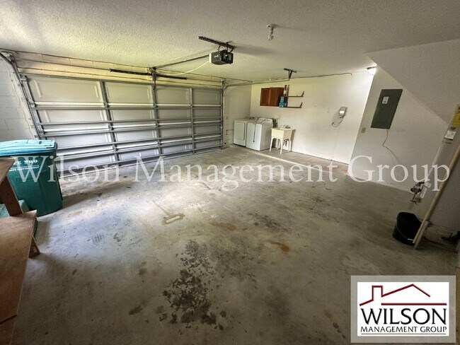 Building Photo - 840 Maraval Ct