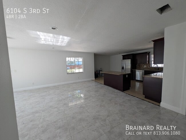 Building Photo - 6104 S 3rd St